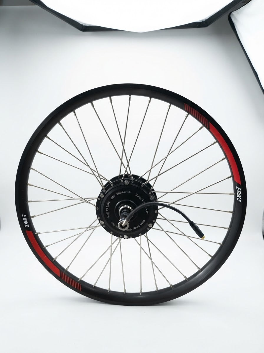 Rueda trasera con motor hub 500W 26x2.0 pulgadas ebike aro negro con detalles rojos