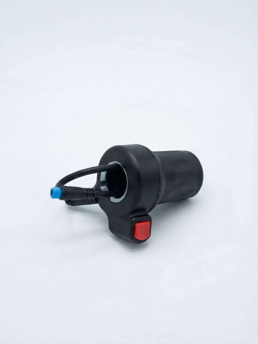 Acelerador de puño negro para bicicleta eléctrica con botón rojo y conector azul